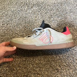 Adidas five ten sleuth DLX